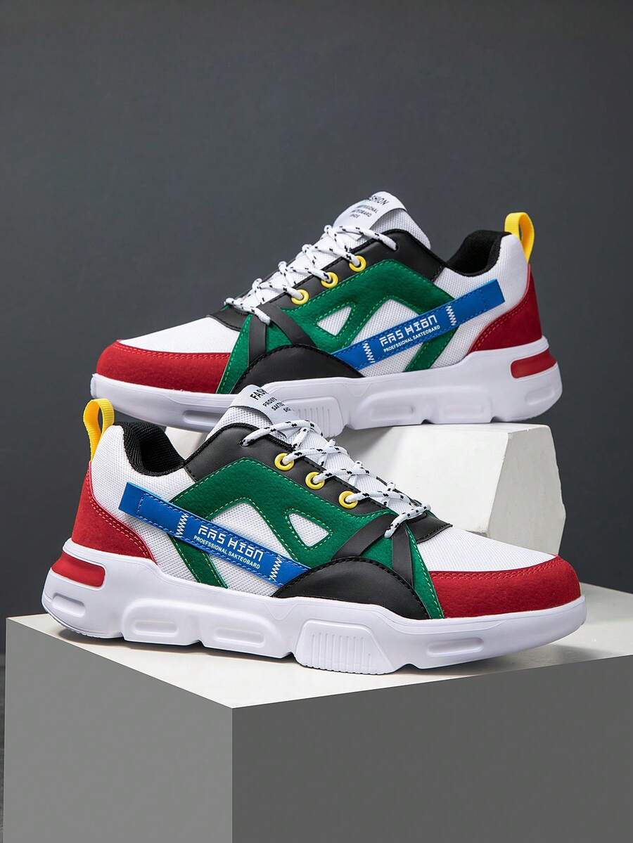 Zapatillas deportivas de hombre de estilo casual con estampado de letra, color contrastante, cómodas y de suela baja. Calzado de moda con parches de malla y cordones para adolescentes y streetwear.