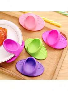 2-Piece Silicone Protective Hand Clip Insulated Finger Set Suitable For Oven Use, Heat-Resistant Kitchen Tools, Color Random Heat-Resistant Finger Gloves, Used For Cooking And Baking - 隨機顏色 - 查看 3