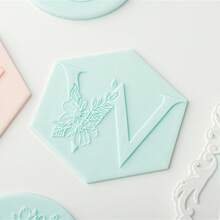 A-Z 26 Letter Cookie DIY Printing Embossing Mold Acrylic Alphabet Capitalize Name Embosser Fondant Stamp Wedding Cake Decor Biscuits Cake Baking Tool Accessories For Birthday Bridal Shower Wedding Party Favor Supplies
