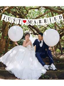 13pcs Banner JUST MARRIED Red Heart Pull Flower, Wedding Party Backdrop Decoration, Party Wedding Decoration Vintage Pull Flower, Suitable For Wedding Wedding Engagement Decoration Pull Flower Valentine's Day Proposal Decoration