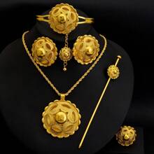 Set de joyería de 4 a 6 piezas de estilo africano y árabe con color dorado clásico e incluye aretes, anillos, collares, pulseras, cadenas para el cabello y pasadores para el cabello, regalos para fiestas de Oriente Medio