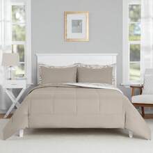 Juego de ropa de cama reversible de 7 piezas con edredón y sábanas, floral azul, tamaño Queen - Beis - Ver 1