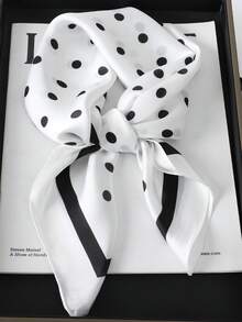 1条女士奢华、优雅、时尚的波点印花纯真丝方巾，尺寸为27.6英寸 x 27.6英寸，适合日常佩戴，也可作为连衣裙、沙滩装、假日装扮的礼物。 - 白色 - 查看 3