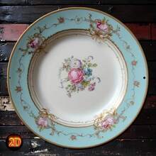 2D plat, 1 pièce Assiette avec design floral européen élégant, Panneau métallique imprimé 2D plat, Set de vaisselle classique, Populaire série de décoration et cadeaux pour la maison en Amérique et en Europe, 2D plat, Convient pour la décoration de la chambre, Position des trous aléatoire - Multicolore - Voir 3