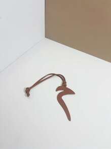 1 pieza Mochila, bolso de hombro, bolso de mano, muñequera, otra bolsa de almacenamiento, adorno colgante de coche, llavero, accesorio colgante de cintura, etiqueta de equipaje, de unicolor de PU, elegante minimalista, con diseño de letra árabe, numeral, símbolo de texto, adecuado para parejas, mejores amigos, estudiantes, hombres, mujeres, trabajo, diario, citas, vacaciones, viajes, regalo para novia, mamá, cumpleaños de niños