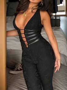 Women's Sexy Black Lace Deep V-Neck Backless Halter Bandage Jumpsuit, Ladies' Y2k Slim Fit PU Leather Decor Tie-Up Long Wide-Leg Jumpsuit Bodycon Playsuits Clubwear Streetwear Suitable For Various Occasions #GalaNight #Backless Style #PartyLooks #Date Night Outfit #SexyLBDs #Christmas