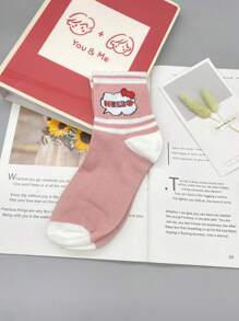 Sanrio 1/2/4/8Pairs Sanrio Random Shipping Sanrio Hello Kitty Kuromi Melody Cartoon Anime Pattern Children's Mid-Length Socks,Spring And Summer Sports Socks, Breathable, Odor Proof, And Sweat Absorbing Socks Suitable For Ages 9-25.