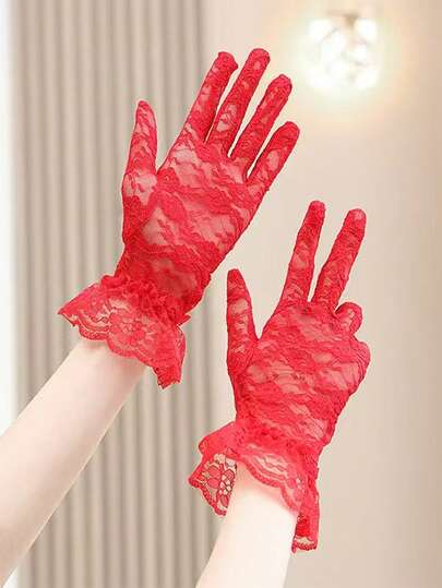 زوج قفازات قصيرة حريرية للنساء مزخرفة بالدانتيل الأحمر، قفازات زفاف عرائسية