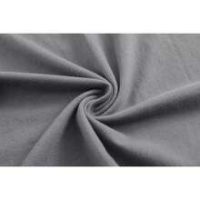 Camiseta de manga corta casual de verano para hombre - Personaje de serpiente verde con expresión amenazante y dientes afilados, vistiendo un cinturón con hebilla dorada, ambientado contra un colorido fondo a rayas - Gris - Ver 9