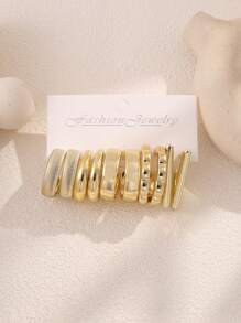 20 pièces Boucles d'oreilles en forme de C torsadées géométriques , conviennent comme cadeaux de vacances pour la famille et les amis