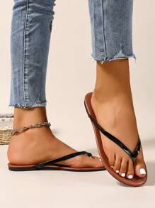 New Fashionable H-Shaped Women Flip Flops, Ladies Thong Sandals, Casual Style, Roman Style Slip-On Slippers, Comfortable Black, Beige And Brown Colors, Low Heel And Embossed Patterns, Recommended By Influencers Suitable For Dates, Indoor And Outdoor Use, With Deodorizing And Anti-Slip Functions, Crocodile Pattern Slippers With Metal Decorations And Flat Soles, Slip-On Summer Fashion Flip Flops.