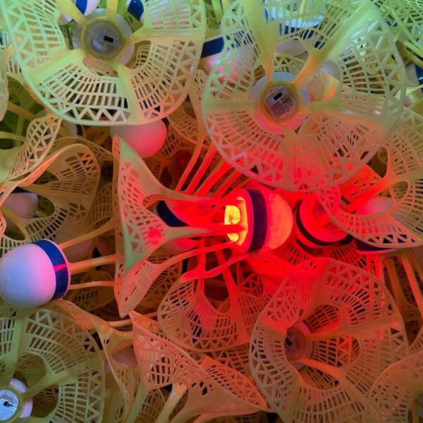 Bádminton a prueba de viento y resistente para exteriores, juego de pelotas de bádminton fluorescentes de alta luminosidad para entrenamiento y competición, equipo deportivo para el hogar