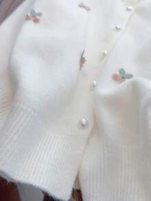 Cardigán Elegante para Mujer - Suéter de Cuello Redondo con Aplicaciones Florales, Manga Larga y Abierto al Frente, Tejido Suave y Elástico, Lavable a Máquina, Moda Otoño-Invierno, Prenda Capas, Ropa Casual de Invierno, Chic y Decorativo - Blanco - Ver 4