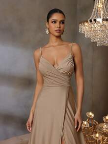 优雅女士超细吊带交叉领口曳地晚礼服 – 轻盈弹力针织面料，高开衩修身剪裁，适合婚礼、晚宴和正式场合，春季款 - 卡其色 - 查看 5
