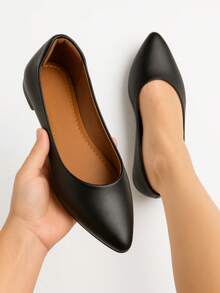 Pointed Toe Women's Pumps - Black - View 3