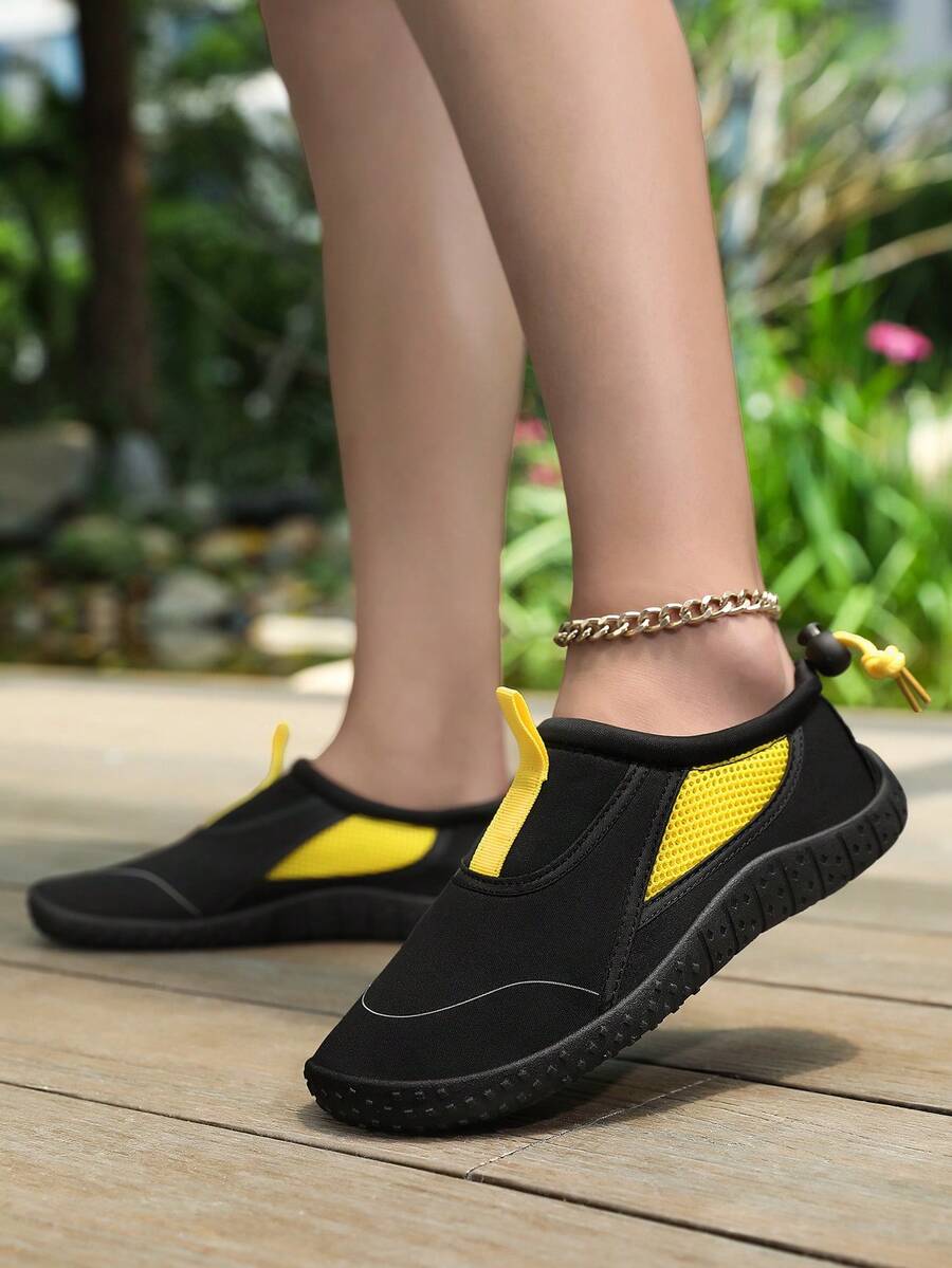 女士加大码休闲运动鞋，透气网眼，低帮一脚蹬设计，春夏新品，防滑轻便步行鞋 - 黑色 - 查看 1