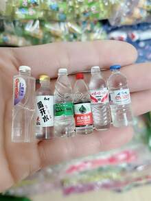 1pc/3pcs/5pcs Dollhouse Miniature Resin Mineral Water Bottle, Realistic Bottled Water Prop For Doll House Shooting Model, Mini Convenience Store Toy, DIY Phone Case, Micro Landscape Decor - Multicolor - View 3