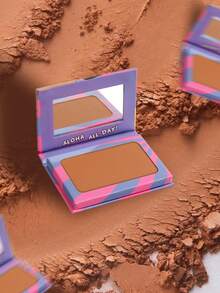 Misslyn 古铜修容粉——海滩妆容必备！高显色度，粉质细腻柔滑，自带镜子。持久妆效，轻盈透气，易于晕染。是打造Y2K复古妆容的理想之选，完美适用于派对、海滩、旅行、度假、露营、户外活动。时尚玫瑰肤色女孩的最佳旅行和假日妆容之选。