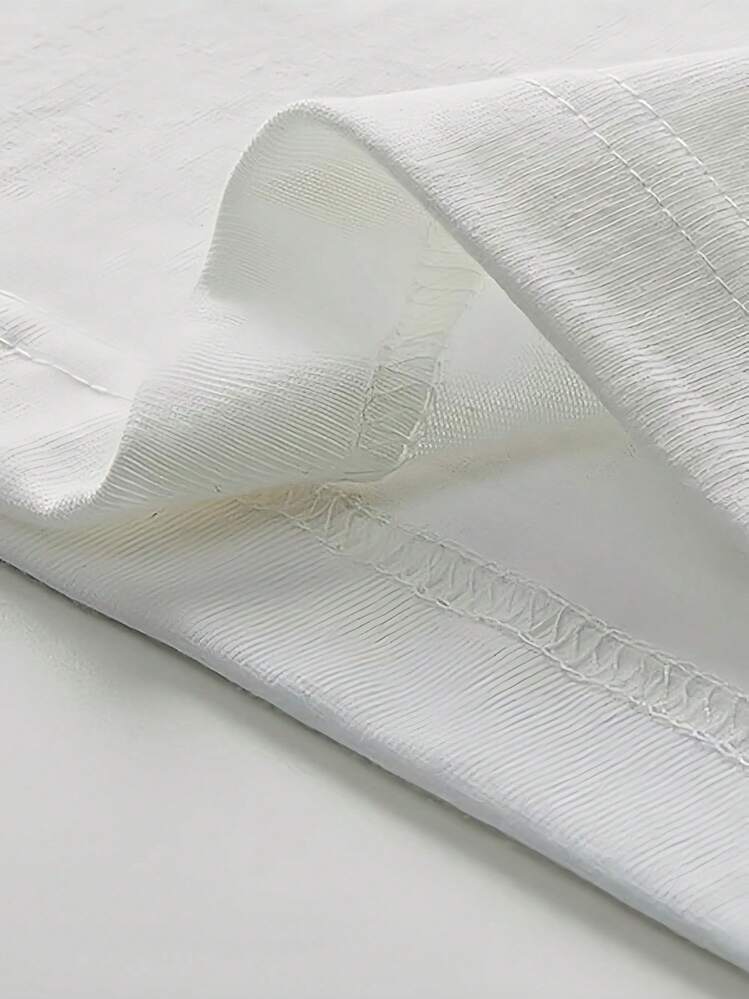 Camiseta de mujer, top corto, opciones de color negro y blanco, estampado de monstruo de Halloween, camiseta gráfica, diseño de dibujo animado lindo, ropa de, atuendos casuales de verano para mujeres, camisetas gráficas, tops cortos para mujeres, tops para mujeres, ropa vintage de algodón linda, atuendos de Navidad para mujeres, vestidos elegantes de mujer, camisetas de verano, tops gráficos, atuendos de verano para mujeres, camisetas gráficas, tops cortos para mujeres, tops para mujeres, ropa vintage de algodón linda, atuendos de Navidad para mujeres, vestidos elegantes de mujer - Blanco - Añade 4