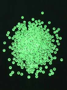 100 pièces de perles acryliques lumineuses de 7 mm, perles intercalaires qui brillent dans le noir avec lettres, pour bracelets, colliers et accessoires faits main