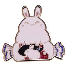 White Rabbit Toffee Candy Brooch Clothes Hat Badge - Multicolor - View 1