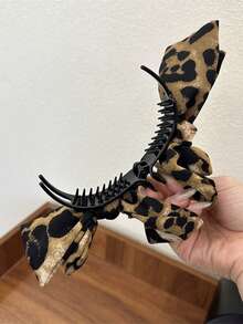 1 szt. Spinka do włosów z kokardą w panterkę, uniwersalna, do codziennego użytku, praktyczna klamra do włosów, elegancka spinka, spinka do utrwalania kucyka, nowy styl, modna spinka do utrwalania kucyka, ekskluzywna ozdoba do włosów potylicznych, elegancka spinka do włosów z półplecionym warkoczem i sprężynką, akcesoria do włosów, przybory do włosów, kręcone kobiety, akcesoria do włosów, jesień, akcesoria do włosów, podróże, akcesoria do włosów, wypełniacze do pończoch dla dorosłych, akcesoria do włosów, akcesoria damskie, wypełniacze do pończoch, akcesoria do włosów dla kobiet w okresie dojrzewania, pomysły na prezenty, wypełniacze do pończoch, prezenty dla kobiet - Wielokolorowe - Zobacz 3