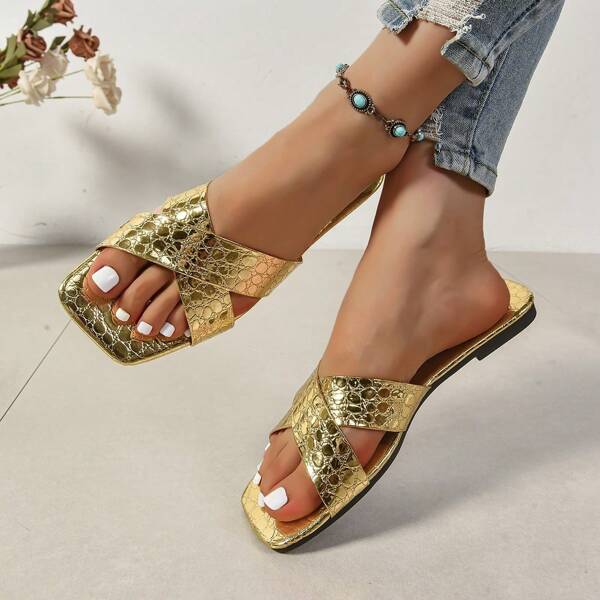 2025 New Summer Women Plus Size Fashion Avant-Garde Square Toe Criss-Cross Strap Alligator Embossed PU Leather Flat Sandals