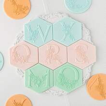 A-Z 26 Letter Cookie DIY Printing Embossing Mold Acrylic Alphabet Capitalize Name Embosser Fondant Stamp Wedding Cake Decor Biscuits Cake Baking Tool Accessories For Birthday Bridal Shower Wedding Party Favor Supplies