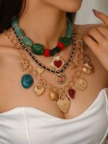 可选择购买单件或三件套。三件套包含：红色泪珠心形、绿色串珠、复古金银心形盒、古董硬币、玫瑰花、水钻星月、皮革蝴蝶结、仿琥珀珠。女士多层项链首饰套装 - 彩色 - 查看 16