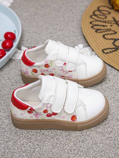 1 双女童樱桃装饰时尚钩环扣休闲运动鞋，学生运动鞋