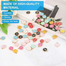 26 件字母串饰，首字母 A-Z 圆形双面珐琅字母串饰吊坠珠，适用于 DIY 个性化珠宝制作配件 - 彩色 - 查看 3