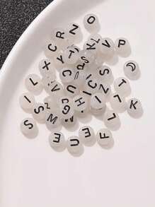 100 pièces de perles acryliques lumineuses de 7 mm, perles intercalaires qui brillent dans le noir avec lettres, pour bracelets, colliers et accessoires faits main