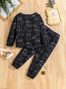 Young Boy Adorable Cartoon Lion Theme Set, Long Sleeve & Long Pants Design, Crafted With Soft & Comfortable Fabrics To Care For Delicate Skin. Cute Cartoon Lion Print Design Adds Lively Fun, Suitable For Casual Everyday Wear Or Sports, Warm And Full Of Childlike Charm.