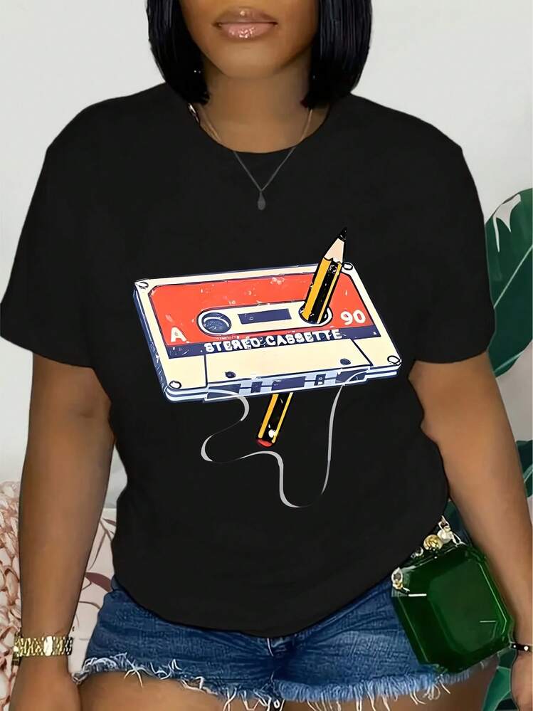 80'S Made 90'S RAISED MUSIC Print Street T-Shirt, Plus Size Women'S With Retro 80s And 90s Party Graphics, High Stretch Knit Fabric Suitable For  Daily Wear At Home, Outdoor Sports And Casual Wear Casual Short Sleeve Top For Spring & Summer, Women's Clothing - 黑色 - 查看 1