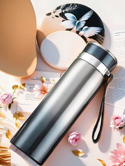 1个800/1000毫升户外旅行真空保温不锈钢水瓶，大容量，配有便携提手、旅行饮水杯、不锈钢冰茶杯、保温平底杯和不锈钢滤网，双层真空保温，持久保暖 - 适用于居家、工作、学校、户外旅行、野餐等场合，大容量水瓶，带提手