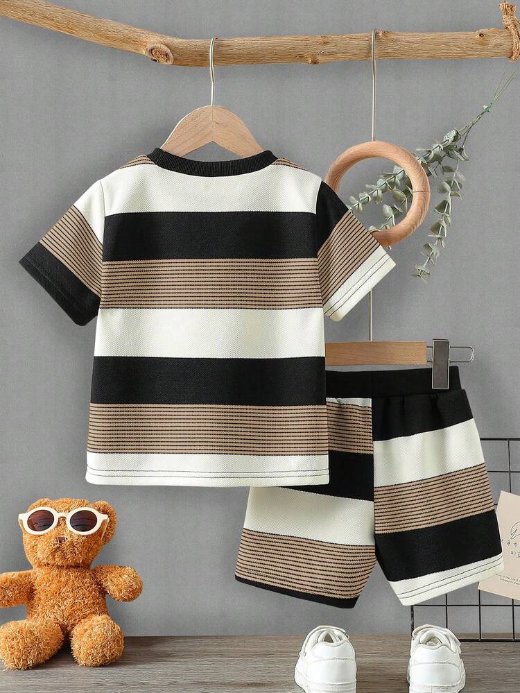 2 مجموعة ملابس أولاد، ملابس علوية قصيرة الأكمام بياقة مستديرة مطرزة بالدب بألوان متباينة + شورت بألوان متباينة مخطط، ملابس كاجوال مناسبة للارتداء اليومي، النزهات الكاجوال، العطلات، التجمعات، موسم الربيع/الصيف - متعدد الألوان - مشاهدة 3