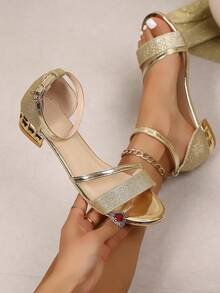 1 双优雅高跟凉鞋，时尚，适合青少年和户外穿着