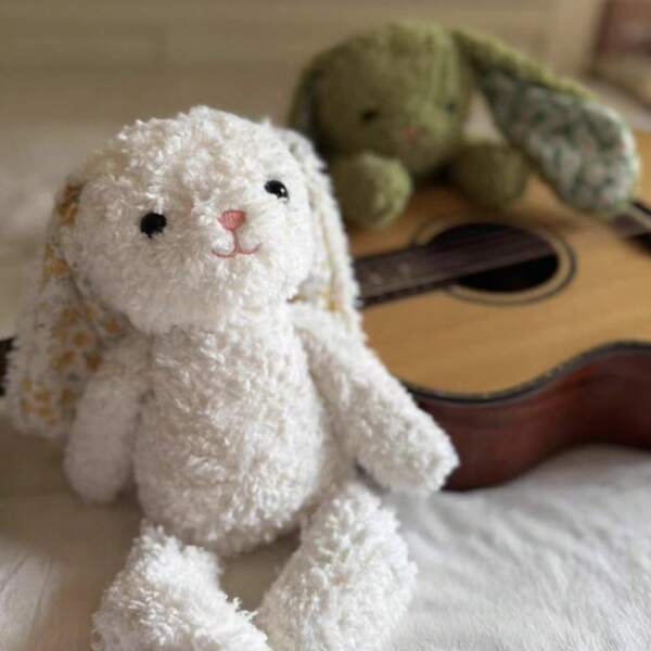A Delicate And Cute Rabbit (Its Patterns Are Very Charming!) It Is Suitable For Giving As A Gift On The Spot. An Elegant And Beautiful Rabbit. A Perfect Gift. A Perfect Decoration. Soft Plush Toys. Plush Doll. Birthday Present. Children's Day Gift. Graduation Gift