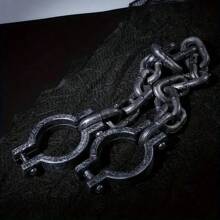 Recuzită pentru jocuri de rol, cum ar fi cătușe, cătușe din plastic, decorațiuni festive fără pene și accesorii decorative sezoniere neelectrice