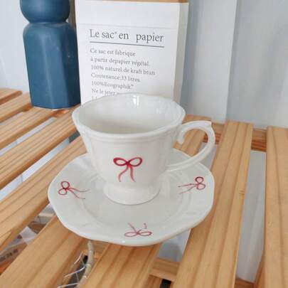 Ins 风格白色红色蝴蝶结图案杯子，微波炉适用陶瓷杯，咖啡杯，茶杯带碟套装