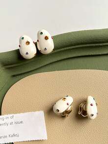 2pcs Fashion White Enamel Diamond Clip-On Earrings, Curved Bead Water Drop Style, Suitable For Everyday Wear - White - View 5