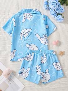 Sanrio قطعتان من الملابس المنزلية الأنيقة والرقيقة والأزياء الزرقاء للبنات، مرخصة من سانريو مع طباعة كلب أذن كبيرة جاكيت قصير مزرر وشورت، مناسبة للارتداء المنزلي، هدية مثالية للبنات