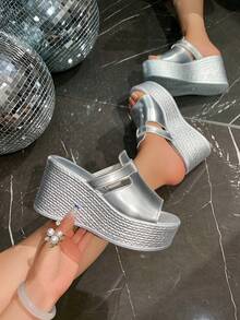 Ciabatte da donna con suola spessa e tacco alto, sandali con zeppa e punta aperta in argento personalizzati alla moda, comodi e casual con zeppa da 9 cm, adatti per uso interno ed esterno, con cinturino in pelle PU antiscivolo e leggeri, adatti per la spiaggia