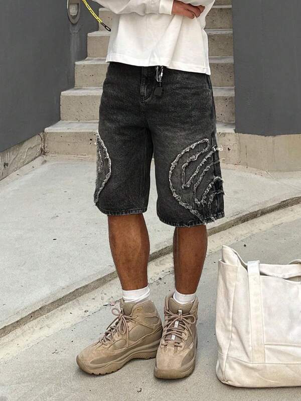 Short en jean déchiré à l'ourlet déstructuré, délavé, casual pour homme