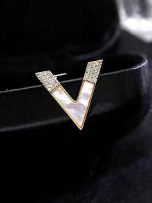 1 件 V 形胸针，高品质女士领针胸针，防滑翻领花，优雅个性化服装配饰，用途广泛