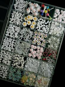 1 盒随机混合 ABS 白色仿珍珠蝴蝶结，法式指甲饰物 3D 卡通小蜜蜂、兔子、小熊、天使之心多功能美甲配件 DIY - 彩色 - 查看 3