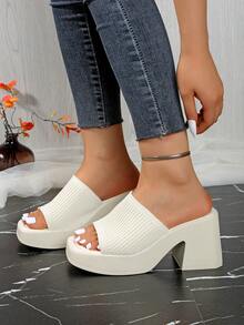 Sandal Mule Rajut Warna Putih Gading dengan Ujung Terbuka, Ujung Persegi dengan Hak Wedges dan Sol Tebal, Sandal Hak Tinggi Serbaguna untuk Pantai dan Pesta - Krem - View 5