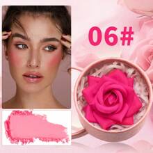 Rubor en relieve 3D en forma de rosa, que realza el tono natural del cutis de manera sutil, con pétalos pequeños, ideal para un maquillaje natural y de fácil aplicación