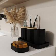 4 pièces/set Ensemble d'accessoires de salle de bain nordique, Bouteille de distribution de shampoing, gel douche et désinfectant, Porte-brosse à dents, Gobelet pour rince-bouche, Palettes Ensemble de salle de bain Rentrée scolaire