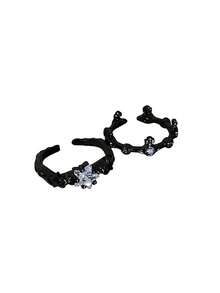 2pc Gothic Black Branch Ring Set Featuring Two Intricately Designed Black Metal Rings With Nature-Inspired Branch Motifs, One Adorned With A Clear Crystal Snowflake Or Floral Accent And The Other With Subtle Purple Gemstone Sparkle, Adjustable Open Bands Fit Most Fingers Comfortably, Ideal For Everyday Wear, Gothic Outfits, Costume Parties, And Unique Style Expression, A Captivating Gift For Women And Teen Girls. - 彩色 - 查看 2